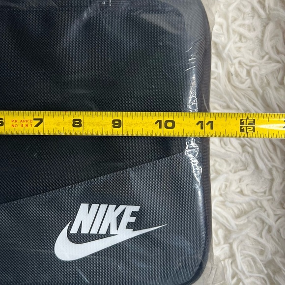 Nike Futura Square Lunch Bag, Black White, 6L - Picture 5 of 8